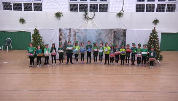 Adventi estre várták a hozzátartozókat az iskola diákjai és tanárai galéria kép 2