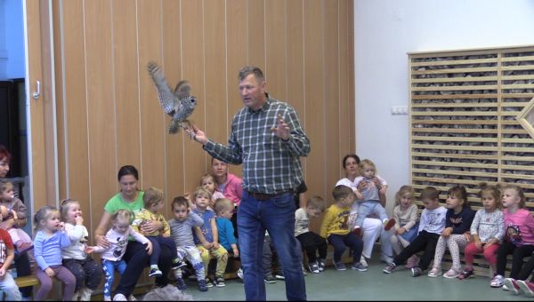 Állatok világnapja - a Madársuli volt az óvoda vendége galéria kép 9