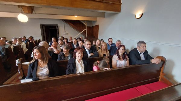 Megerősítés - nyolc fiatal konfirmált a református gyülekezetben - 2024. 05. 19. galéria kép 2