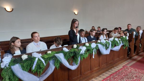 Megerősítés - nyolc fiatal konfirmált a református gyülekezetben - 2024. 05. 19. galéria kép 6
