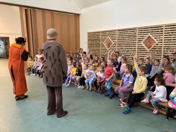 Nyomozás az erdőben - interaktív meseelőadás az óvodában galéria kép 10