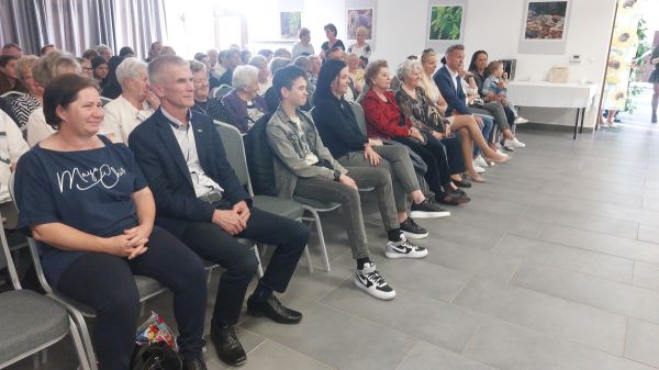 Tavaszköszöntő bált rendezett a Bükkábrányi Népdalkör galéria kép 3