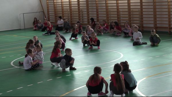 Ismerkedés a sulival - közös iskolás programon járt a Csillag csoport