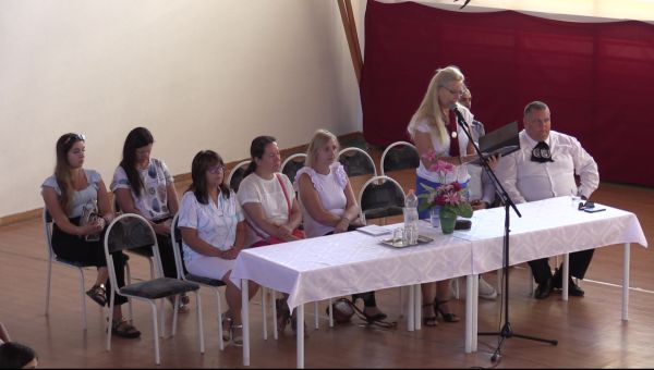 Évnyitó az általános iskolában