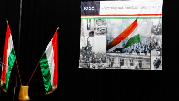 Megemlékeztünk az '56-os forradalom és szabadságharc hőseiről